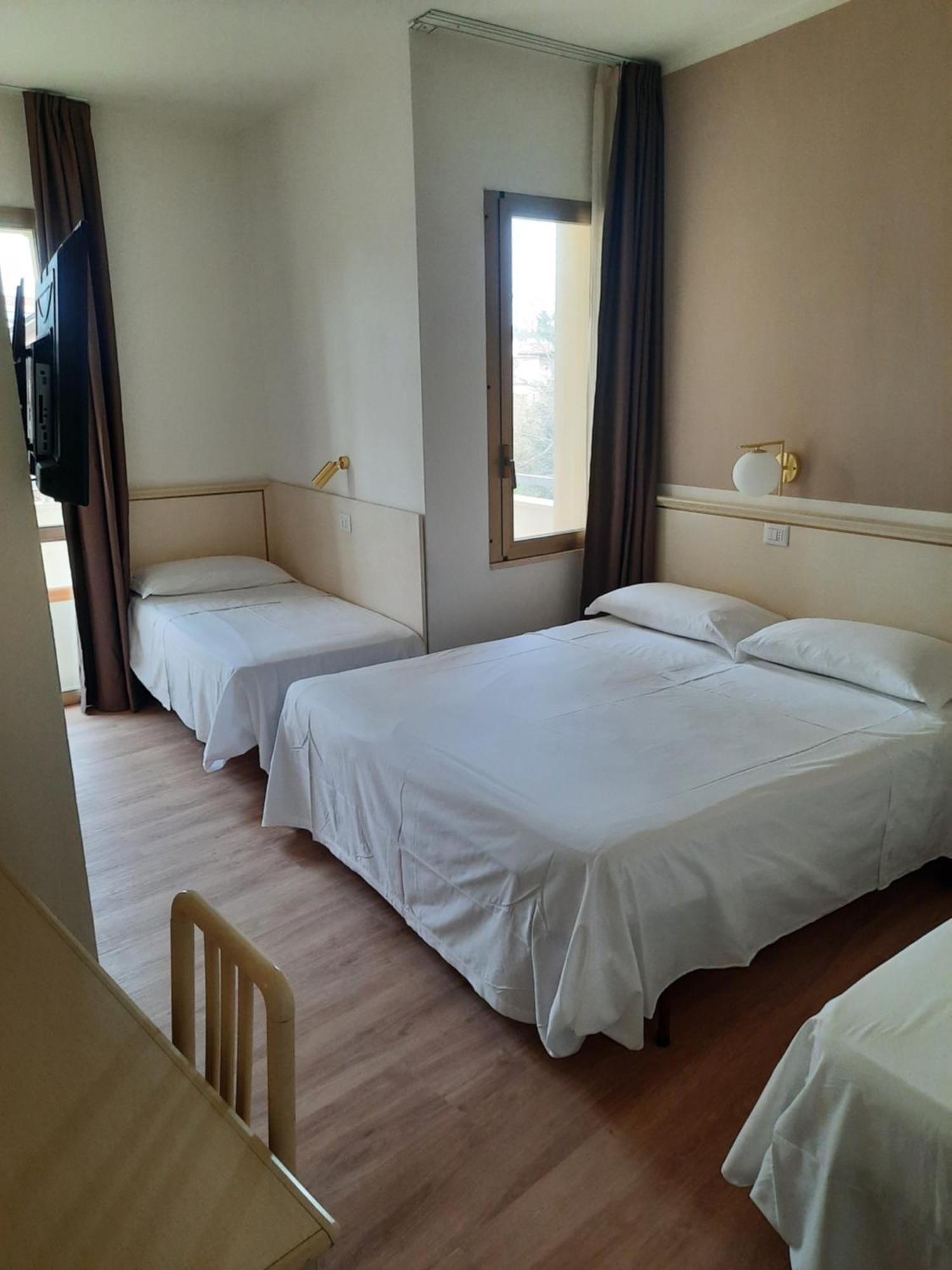 Hotel Schiller Τσέρβια Εξωτερικό φωτογραφία