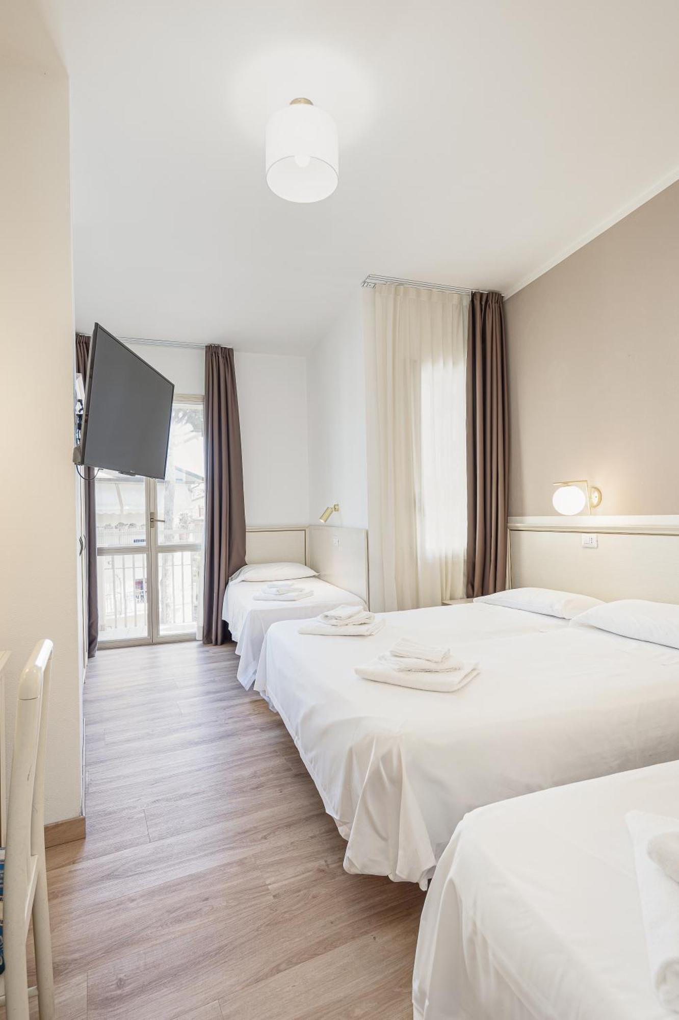 Hotel Schiller Τσέρβια Εξωτερικό φωτογραφία